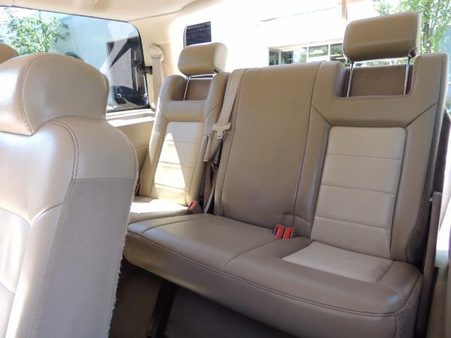 2006 Ford Expedition Eddie Bauer / Leather /Sunroof /DVD/Third Seat - Photo 16 - Portland, OR 97217