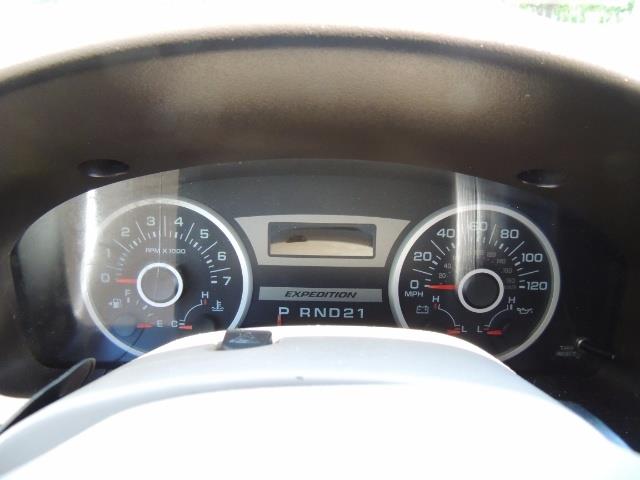 2006 Ford Expedition Eddie Bauer / Leather /Sunroof /DVD/Third Seat - Photo 39 - Portland, OR 97217