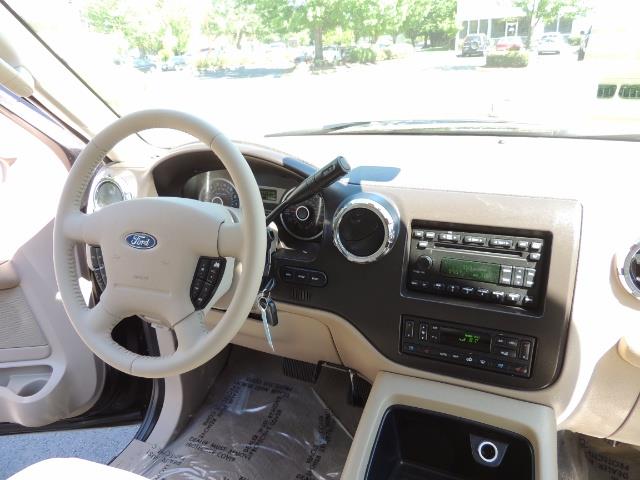 2006 Ford Expedition Eddie Bauer / Leather /Sunroof /DVD/Third Seat - Photo 20 - Portland, OR 97217