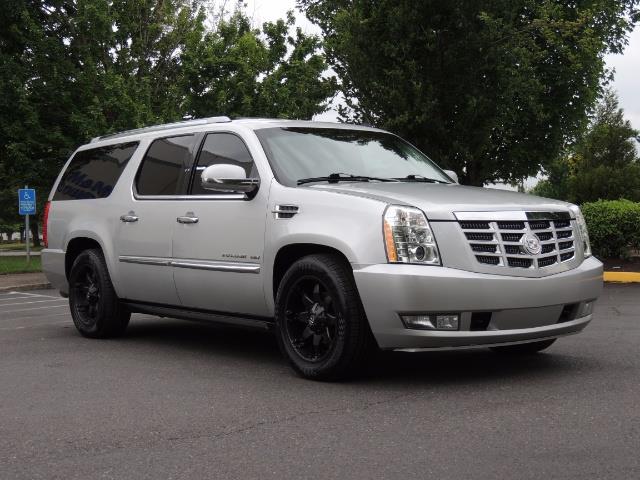 2010 Cadillac Escalade ESV Premium / AWD / DVD / Backup Camera / Excel Co - Photo 2 - Portland, OR 97217