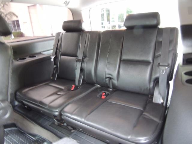 2010 Cadillac Escalade ESV Premium / AWD / DVD / Backup Camera / Excel Co - Photo 40 - Portland, OR 97217