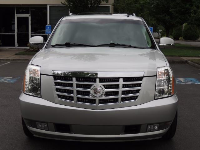 2010 Cadillac Escalade ESV Premium / AWD / DVD / Backup Camera / Excel Co - Photo 5 - Portland, OR 97217