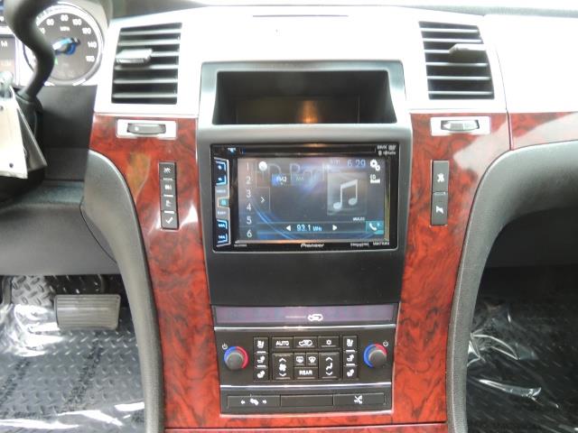 2010 Cadillac Escalade ESV Premium / AWD / DVD / Backup Camera / Excel Co - Photo 18 - Portland, OR 97217