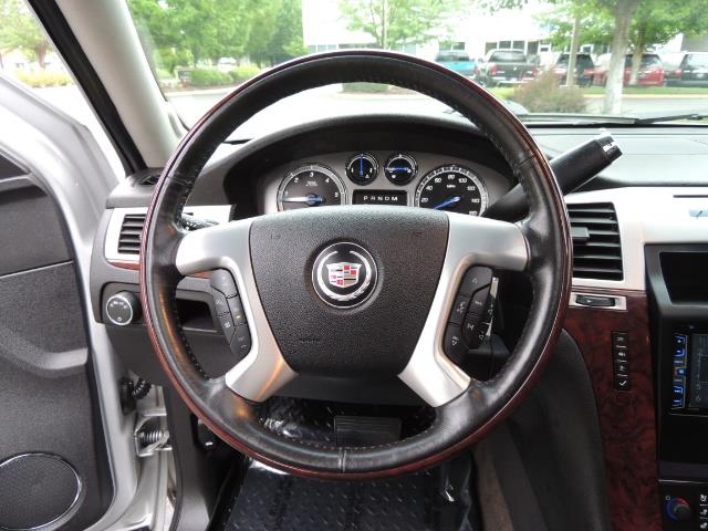 2010 Cadillac Escalade ESV Premium / AWD / DVD / Backup Camera / Excel Co - Photo 39 - Portland, OR 97217