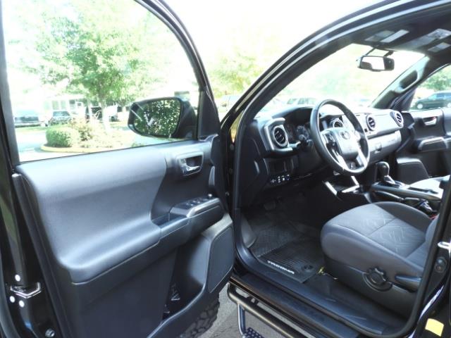 2017 Toyota Tacoma TRD 4X4 CUSTOM / WINCH / PRO COMP LIFT / 3 K MILES - Photo 15 - Portland, OR 97217