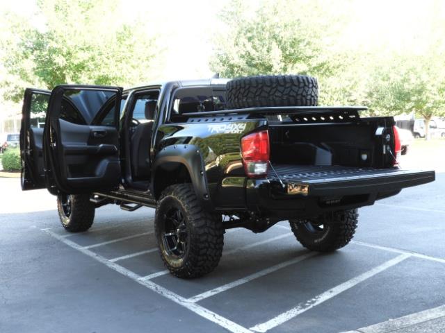 2017 Toyota Tacoma TRD 4X4 CUSTOM / WINCH / PRO COMP LIFT / 3 K MILES - Photo 10 - Portland, OR 97217
