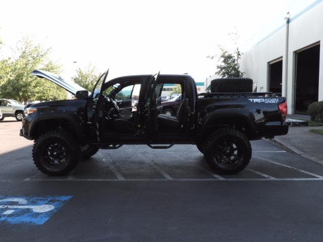 2017 Toyota Tacoma TRD 4X4 CUSTOM / WINCH / PRO COMP LIFT / 3 K MILES - Photo 9 - Portland, OR 97217