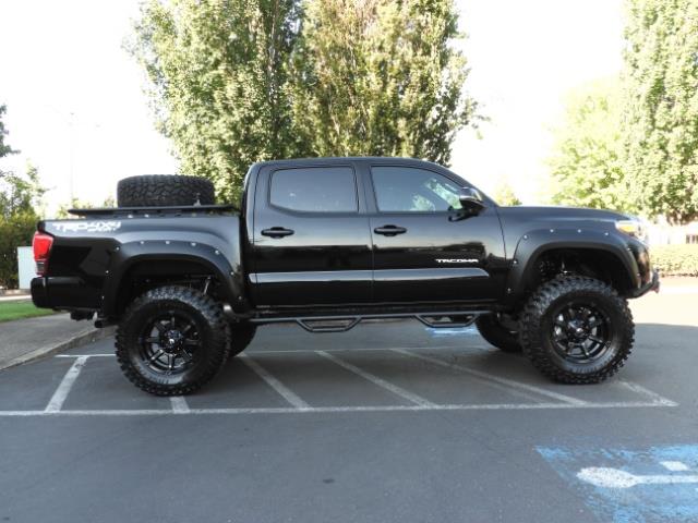 2017 Toyota Tacoma TRD 4X4 CUSTOM / WINCH / PRO COMP LIFT / 3 K MILES - Photo 4 - Portland, OR 97217
