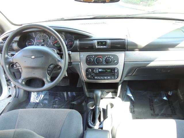 2004 Chrysler Sebring Touring / Convertible / ONly 74K MILES - Photo 45 - Portland, OR 97217