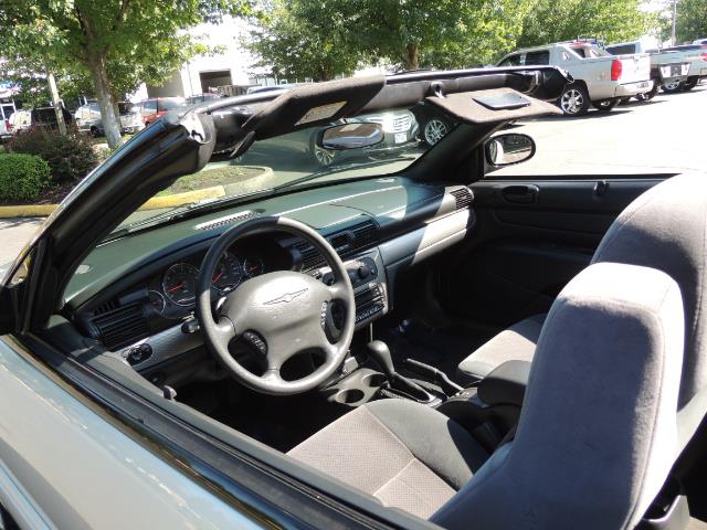2004 Chrysler Sebring Touring / Convertible / ONly 74K MILES - Photo 14 - Portland, OR 97217