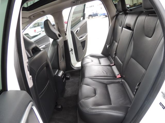 2016 Volvo XC60 T5 Premier / AWD / Leather / Navi / Pano Sunroof - Photo 15 - Portland, OR 97217