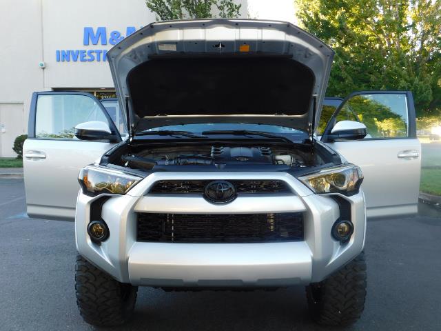 2016 Toyota 4Runner SR5 / 4WD / THIRD SEAT / LIFTED LIFTED - Photo 32 - Portland, OR 97217