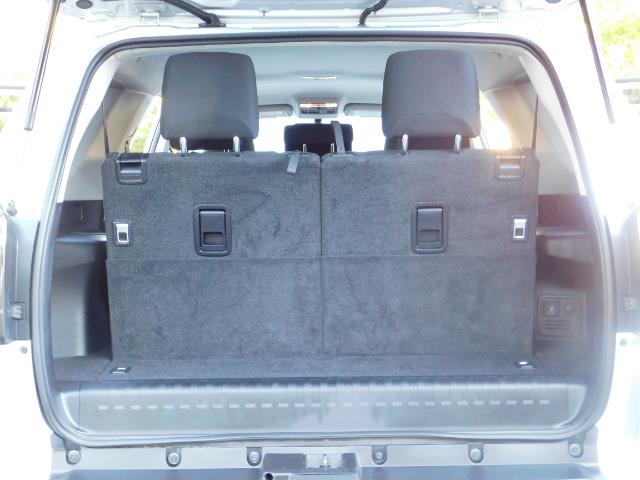 2016 Toyota 4Runner SR5 / 4WD / THIRD SEAT / LIFTED LIFTED - Photo 17 - Portland, OR 97217
