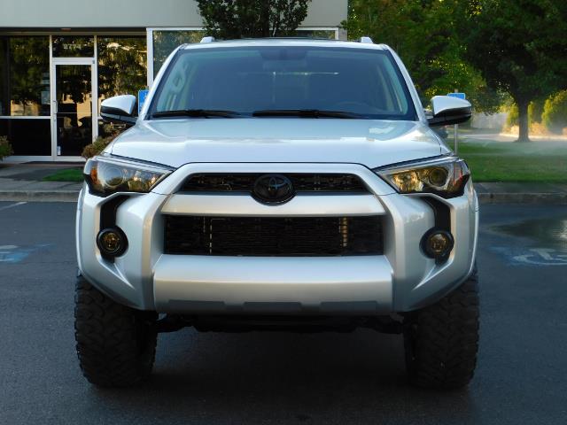 2016 Toyota 4Runner SR5 / 4WD / THIRD SEAT / LIFTED LIFTED - Photo 5 - Portland, OR 97217