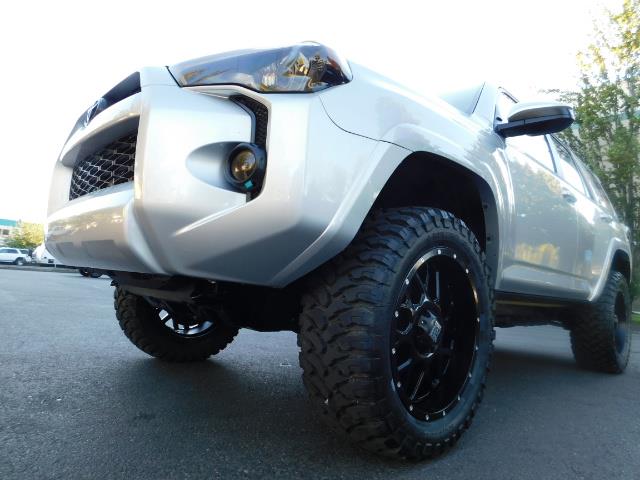 2016 Toyota 4Runner SR5 / 4WD / THIRD SEAT / LIFTED LIFTED - Photo 11 - Portland, OR 97217