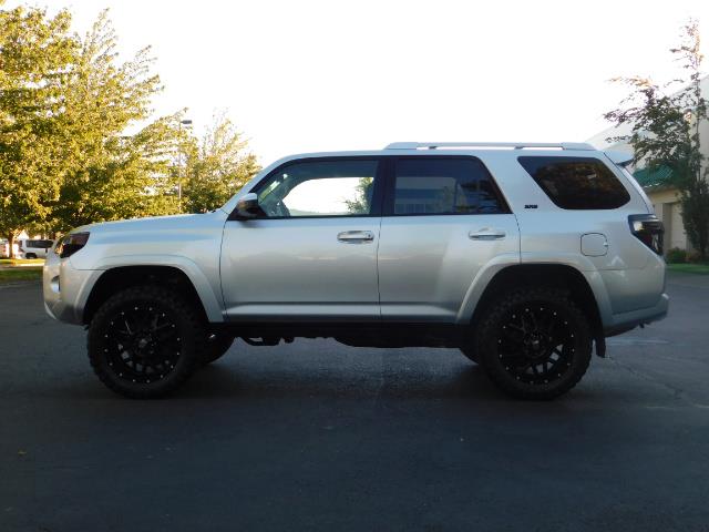 2016 Toyota 4Runner SR5 / 4WD / THIRD SEAT / LIFTED LIFTED - Photo 3 - Portland, OR 97217
