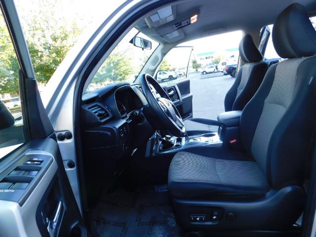 2016 Toyota 4Runner SR5 / 4WD / THIRD SEAT / LIFTED LIFTED - Photo 14 - Portland, OR 97217