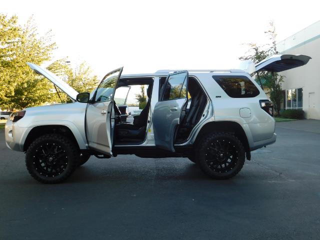 2016 Toyota 4Runner SR5 / 4WD / THIRD SEAT / LIFTED LIFTED - Photo 26 - Portland, OR 97217