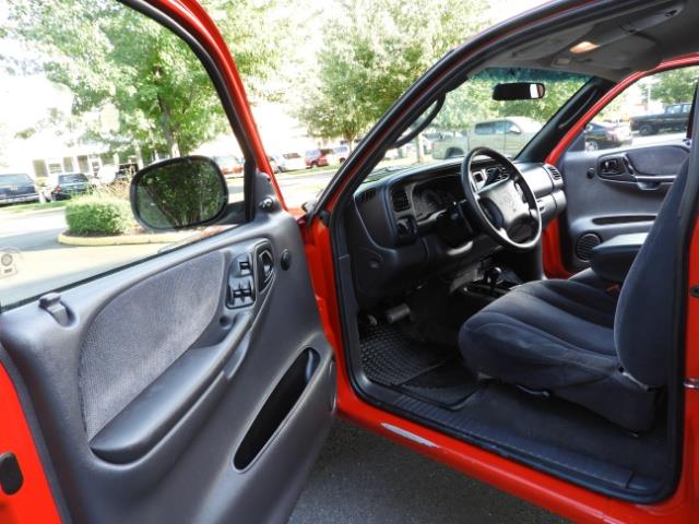 2000 Dodge Dakota SLT 4X4 V8 / CUSTOM BUMPER / WINCH / LOW MILES !! - Photo 15 - Portland, OR 97217
