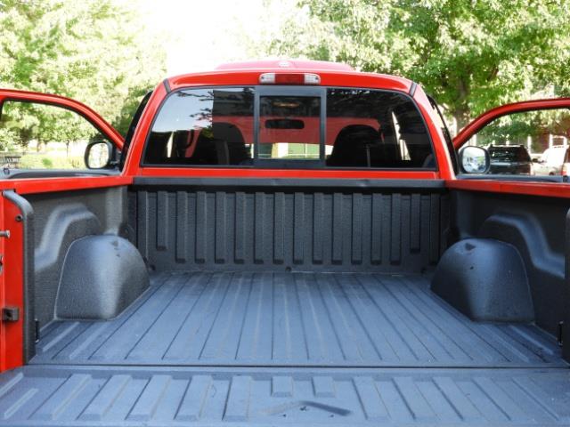 2000 Dodge Dakota SLT 4X4 V8 / CUSTOM BUMPER / WINCH / LOW MILES !! - Photo 36 - Portland, OR 97217