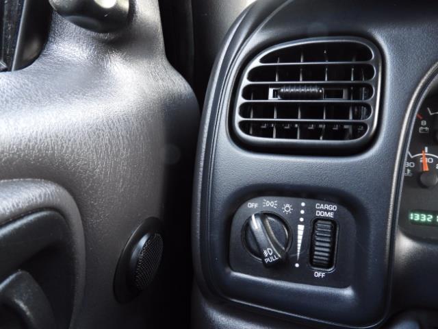 2000 Dodge Dakota SLT 4X4 V8 / CUSTOM BUMPER / WINCH / LOW MILES !! - Photo 34 - Portland, OR 97217