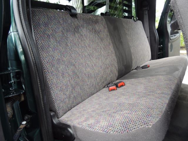 2001 Dodge Ram 3500 SLT Plus 4dr / 4X4 / 5.9L DIESEL/ 5-SPEED / DUALLY - Photo 14 - Portland, OR 97217