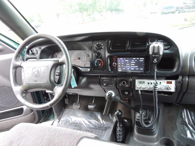 2001 Dodge Ram 3500 SLT Plus 4dr / 4X4 / 5.9L DIESEL/ 5-SPEED / DUALLY - Photo 16 - Portland, OR 97217