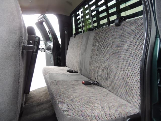 2001 Dodge Ram 3500 SLT Plus 4dr / 4X4 / 5.9L DIESEL/ 5-SPEED / DUALLY - Photo 13 - Portland, OR 97217