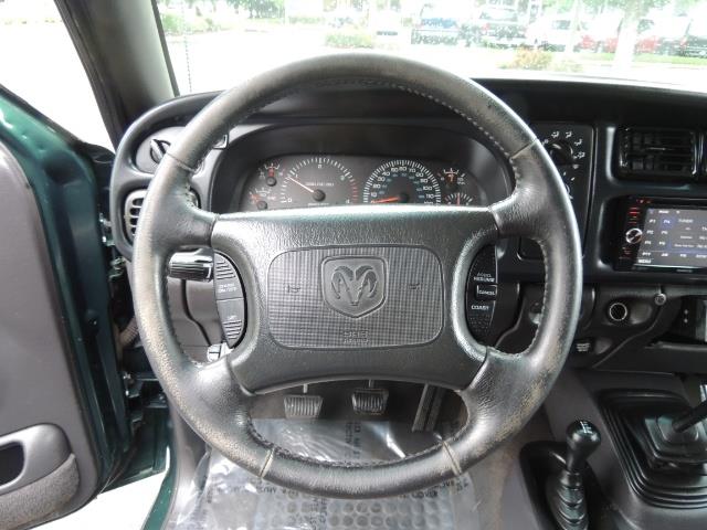 2001 Dodge Ram 3500 SLT Plus 4dr / 4X4 / 5.9L DIESEL/ 5-SPEED / DUALLY - Photo 17 - Portland, OR 97217