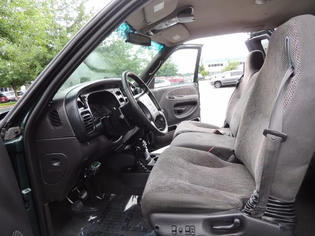2001 Dodge Ram 3500 SLT Plus 4dr / 4X4 / 5.9L DIESEL/ 5-SPEED / DUALLY - Photo 12 - Portland, OR 97217