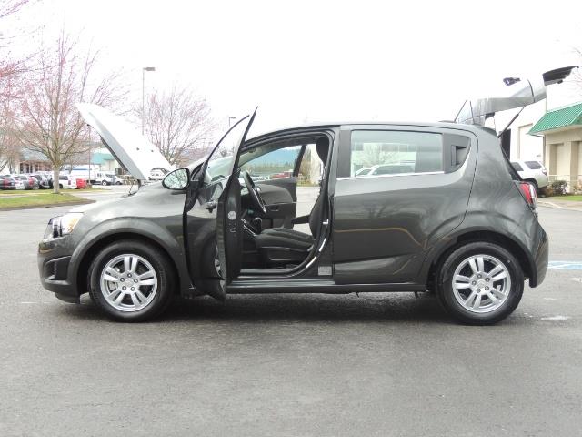 2016 Chevrolet Sonic LT Auto / 4-Door Hatch Back / 1-OWNER / 5000 MILES - Photo 26 - Portland, OR 97217