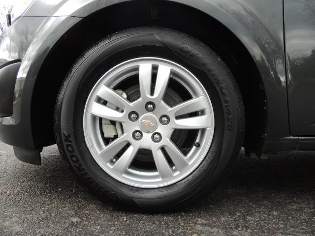 2016 Chevrolet Sonic LT Auto / 4-Door Hatch Back / 1-OWNER / 5000 MILES - Photo 23 - Portland, OR 97217