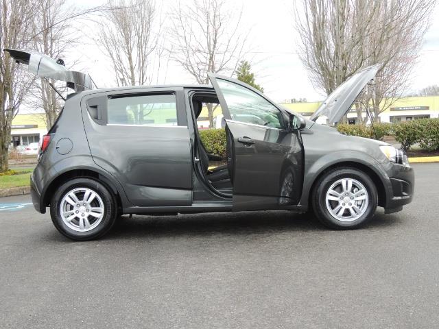 2016 Chevrolet Sonic LT Auto / 4-Door Hatch Back / 1-OWNER / 5000 MILES - Photo 30 - Portland, OR 97217