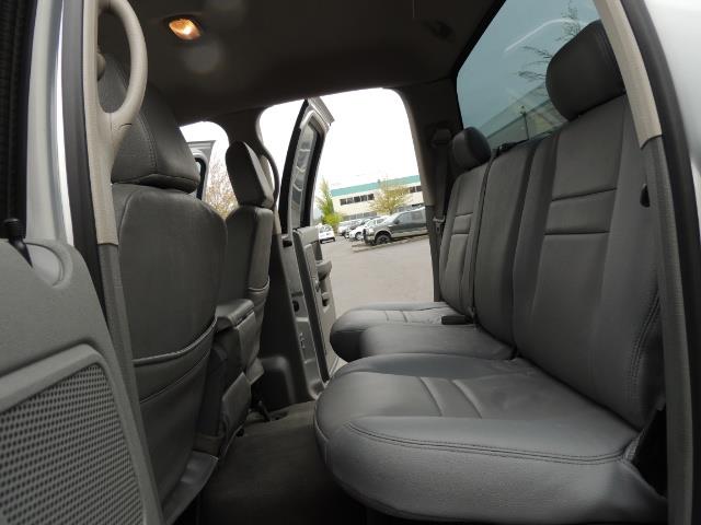 2006 Dodge Ram 2500 SLT / 4x4 / 5.9L Cummins Diesel / High Output - Photo 13 - Portland, OR 97217