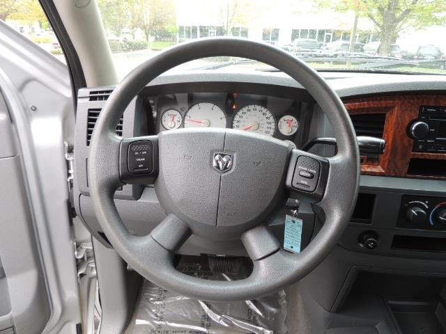 2006 Dodge Ram 2500 SLT / 4x4 / 5.9L Cummins Diesel / High Output - Photo 17 - Portland, OR 97217