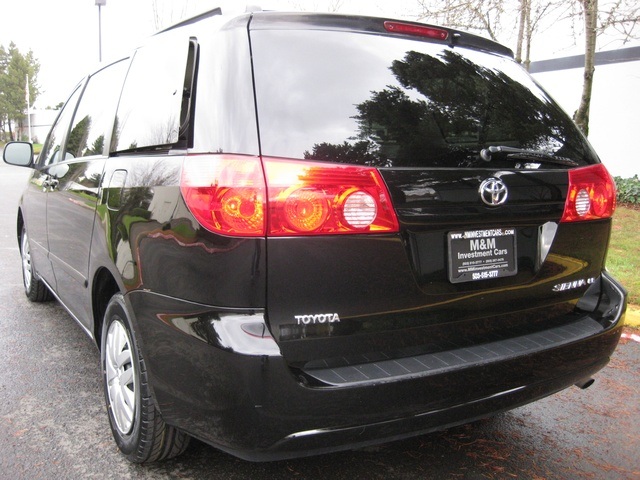 2010 toyota sienna le tire size #4