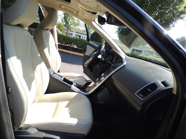 2017 Volvo XC60 T5 Inscription / AWD/ BLIS / Navi / Backup / Pano - Photo 16 - Portland, OR 97217