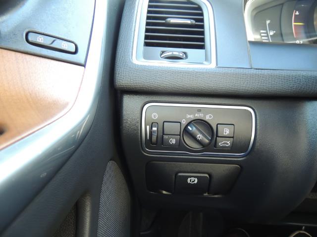 2017 Volvo XC60 T5 Inscription / AWD/ BLIS / Navi / Backup / Pano - Photo 43 - Portland, OR 97217