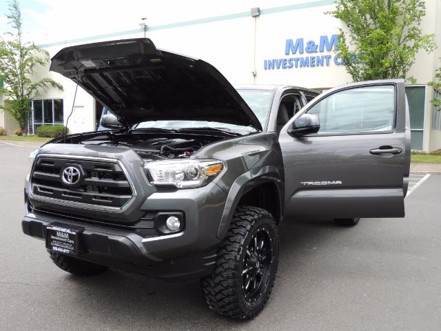 2017 Toyota Tacoma SR5 V6 / 4x4 / Double cab / Backup / LIFTED LIFTED - Photo 25 - Portland, OR 97217