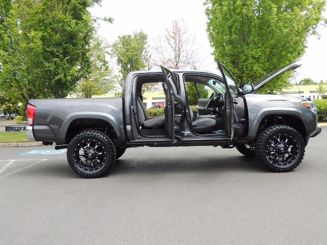 2017 Toyota Tacoma SR5 V6 / 4x4 / Double cab / Backup / LIFTED LIFTED - Photo 30 - Portland, OR 97217
