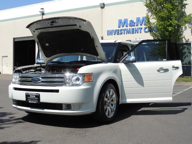 2010 Ford Flex Limited / AWD / Third Seat / Navigation / Leather - Photo 25 - Portland, OR 97217