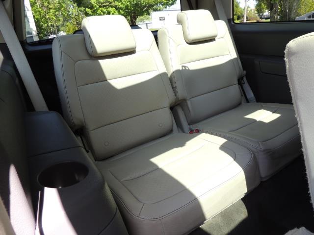 2010 Ford Flex Limited / AWD / Third Seat / Navigation / Leather - Photo 36 - Portland, OR 97217