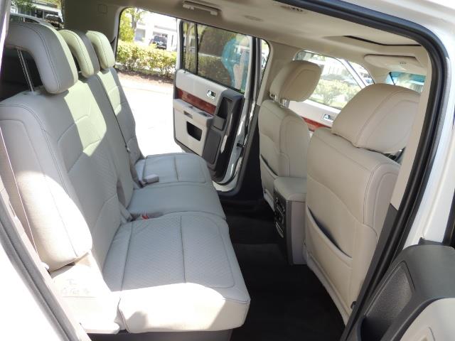 2010 Ford Flex Limited / AWD / Third Seat / Navigation / Leather - Photo 17 - Portland, OR 97217