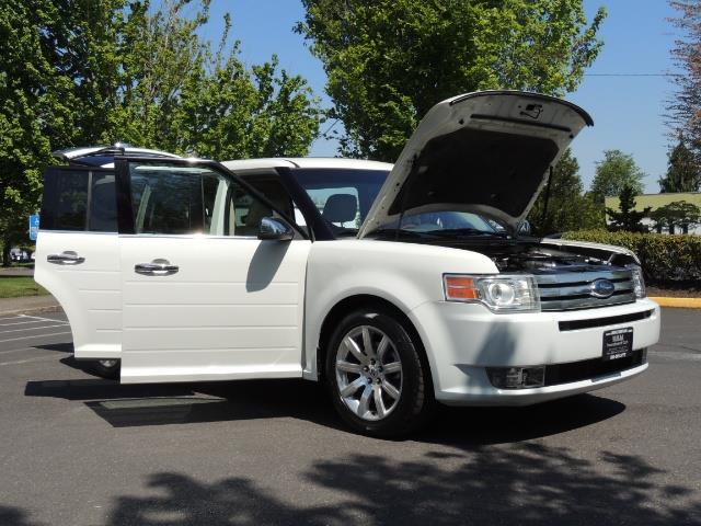 2010 Ford Flex Limited / AWD / Third Seat / Navigation / Leather - Photo 31 - Portland, OR 97217