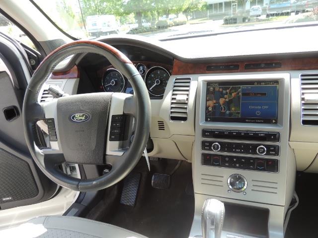 2010 Ford Flex Limited / AWD / Third Seat / Navigation / Leather - Photo 20 - Portland, OR 97217