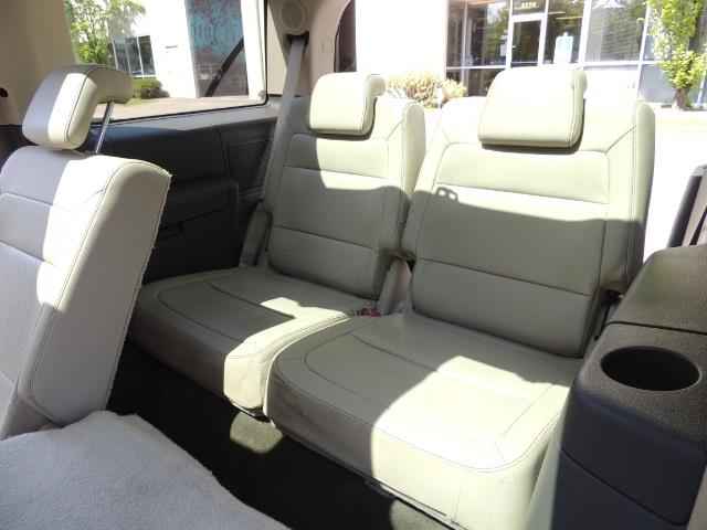2010 Ford Flex Limited / AWD / Third Seat / Navigation / Leather - Photo 16 - Portland, OR 97217