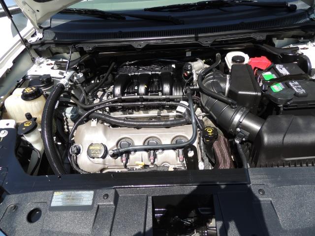 2010 Ford Flex Limited / AWD / Third Seat / Navigation / Leather - Photo 33 - Portland, OR 97217