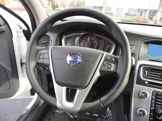 2017 Volvo V60 T5 Premier/ Leather / Heated Seats / Navigation - Photo 39 - Portland, OR 97217
