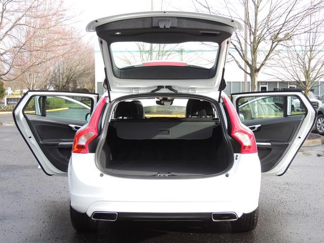 2017 Volvo V60 T5 Premier/ Leather / Heated Seats / Navigation - Photo 28 - Portland, OR 97217