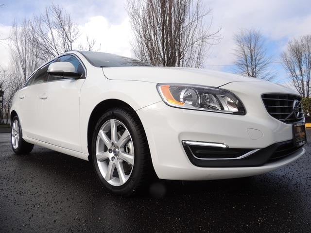 2017 Volvo V60 T5 Premier/ Leather / Heated Seats / Navigation - Photo 10 - Portland, OR 97217